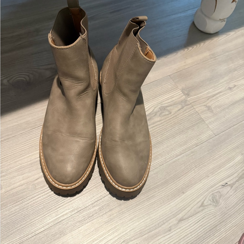 DV by Dolce Vita Beige Ankle Boots